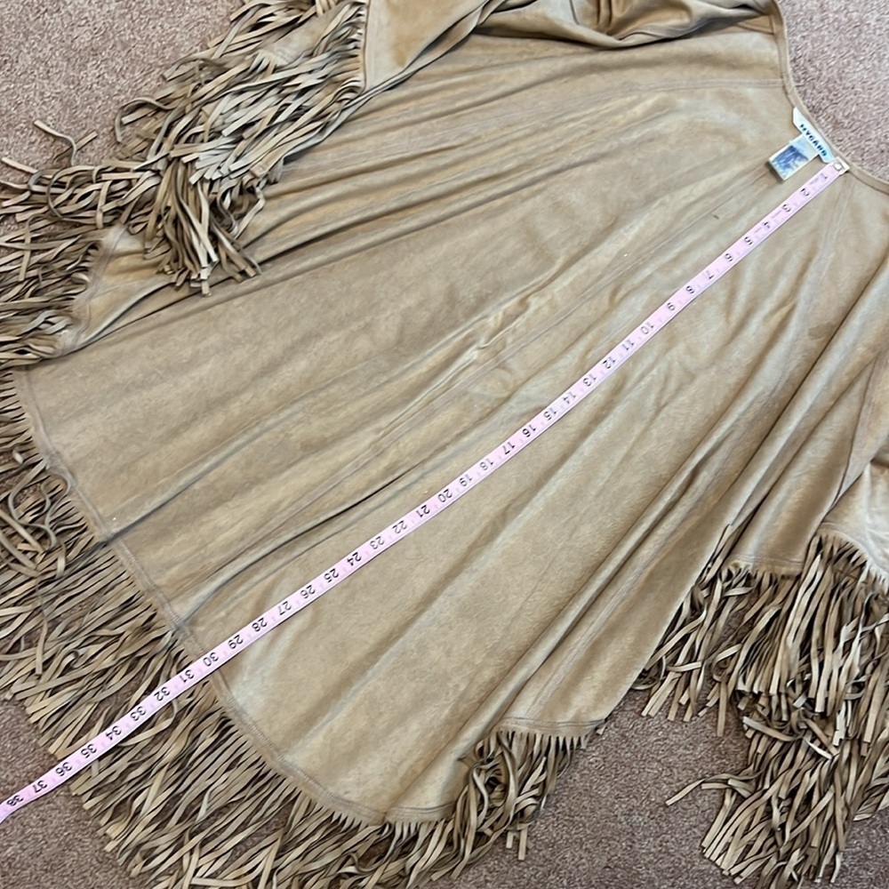 Nygard fringed faux suede shawl.Size- 1 SZ.Preowned, good condition, camel color - Picture 10 of 10